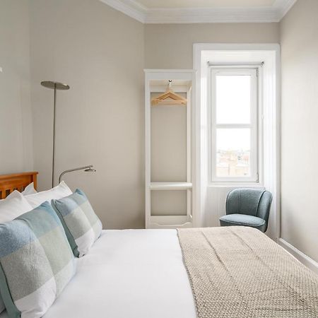 2Br New Town Castle View Apartment EDI Exterior foto